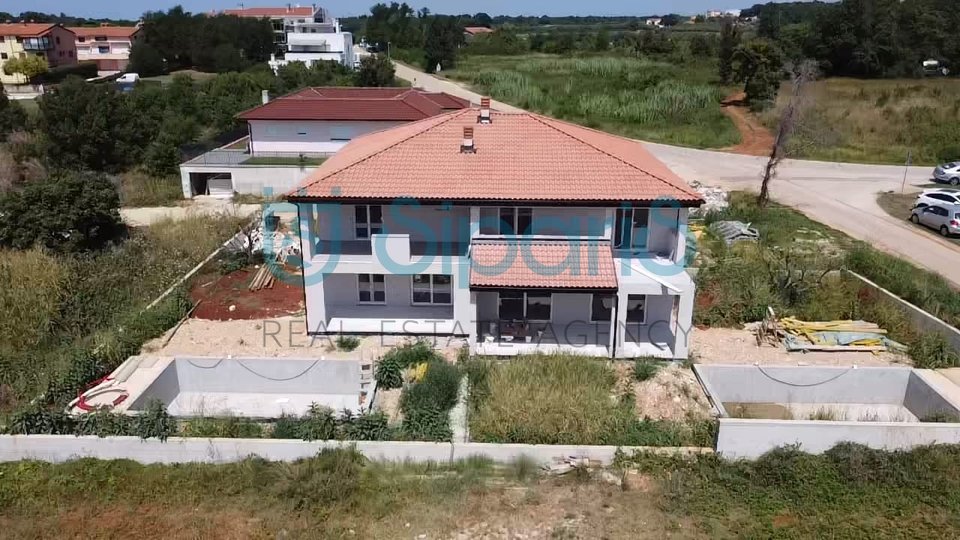 NOVIGRAD HOUSE WITH POOL NEW BUILDING