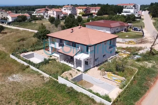 NOVIGRAD HOUSE WITH POOL NEW BUILDING