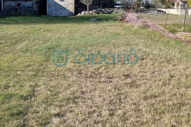 BUJE STONE HOUSE WITH BUILDING LAND 1000M2