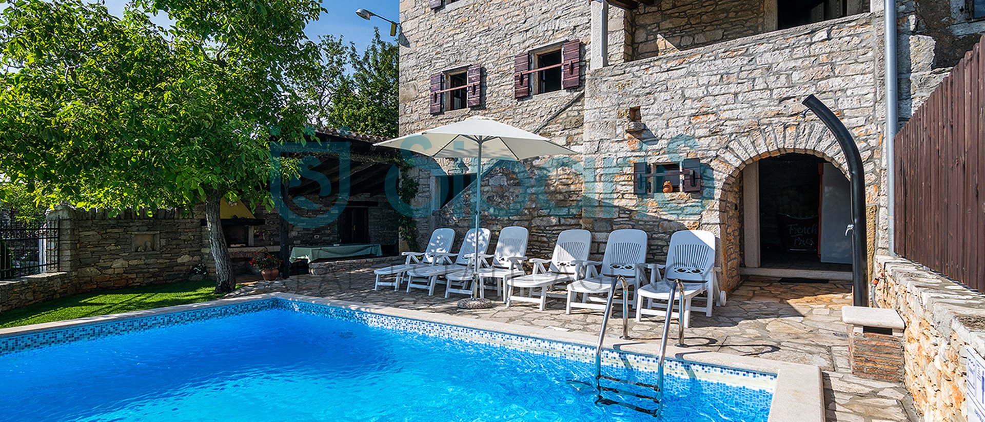Zrenj Two stone house, one with pool the other for renovation