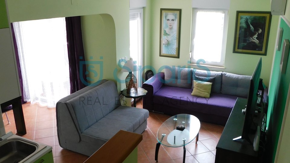 ZAMBRATIJA TWO-ROOM APARTMENT 100 METERS FROM THE SEA