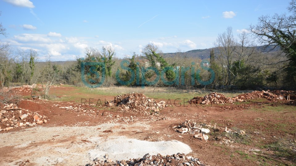 Building plot in Grožnjan surroundings 1186m2