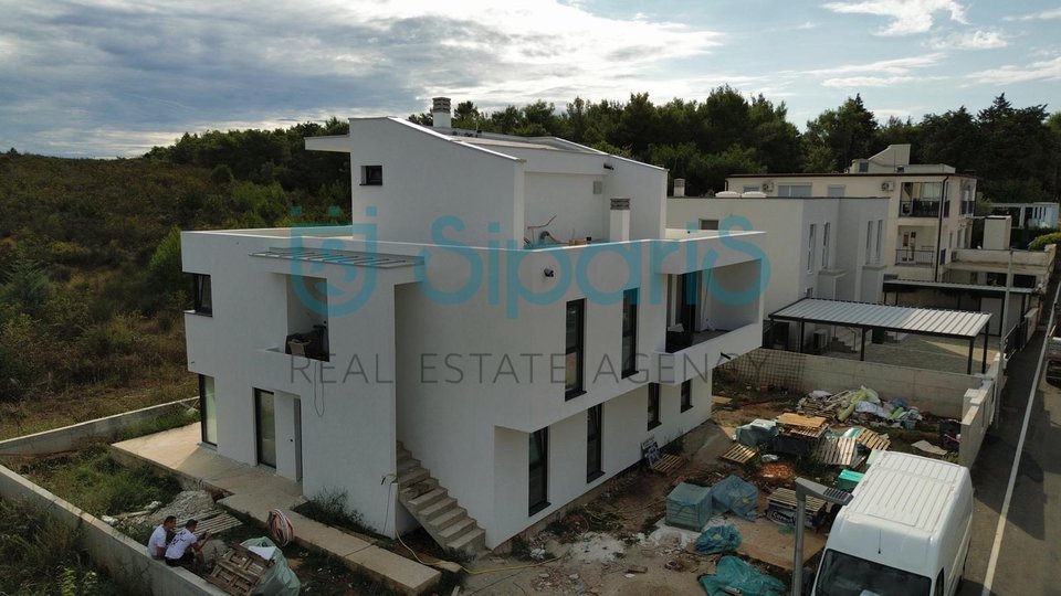 UMAG ZAMBRATIJA NEW BUILDING 300M FROM THE SEA