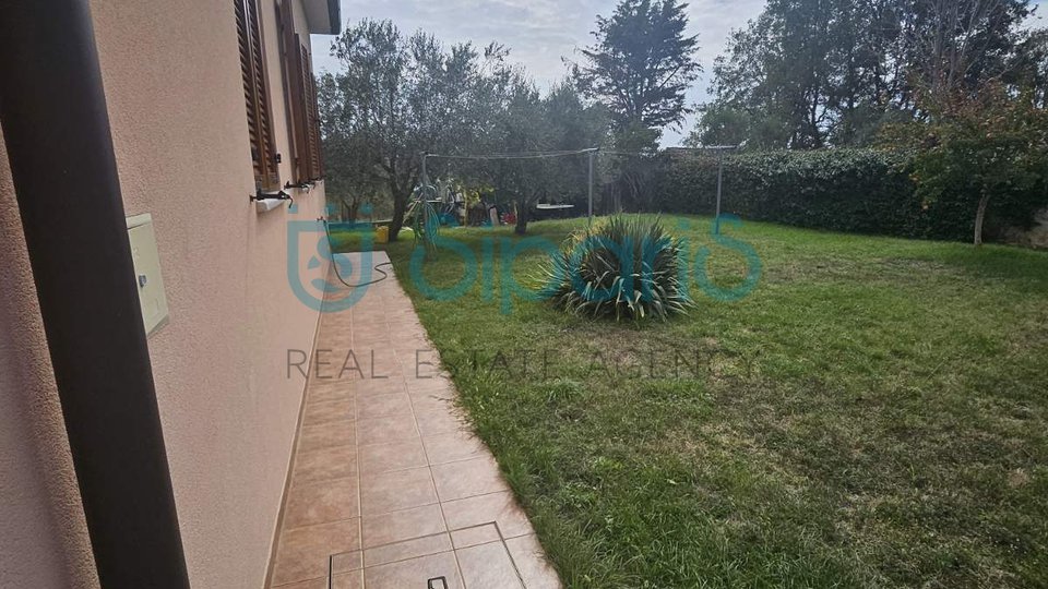 BUJE DETACHED HOUSE ON 1200M GARDEN