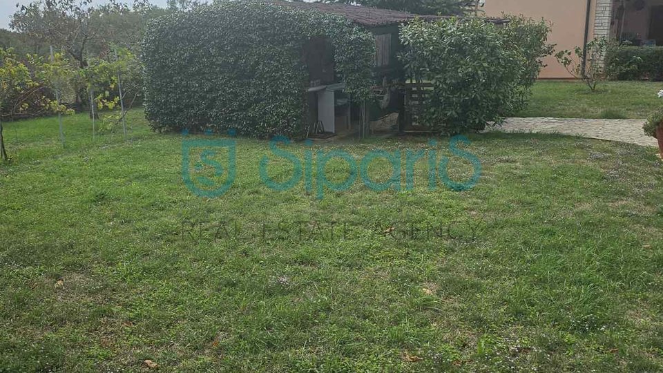 BUJE DETACHED HOUSE ON 1200M GARDEN