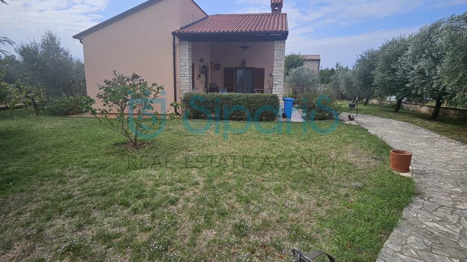 BUJE DETACHED HOUSE ON 1200M GARDEN